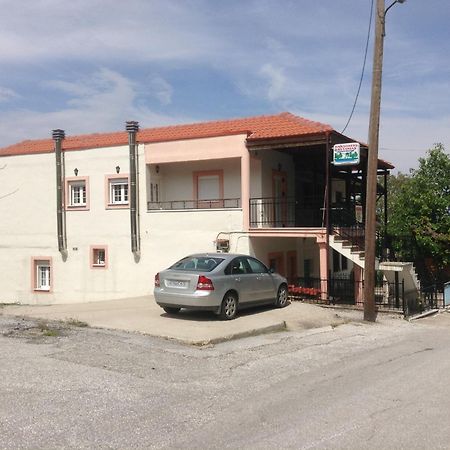 Πανδοχείο Λίμνης Πλαστήρα Hotell Kastanéa Exteriör bild
