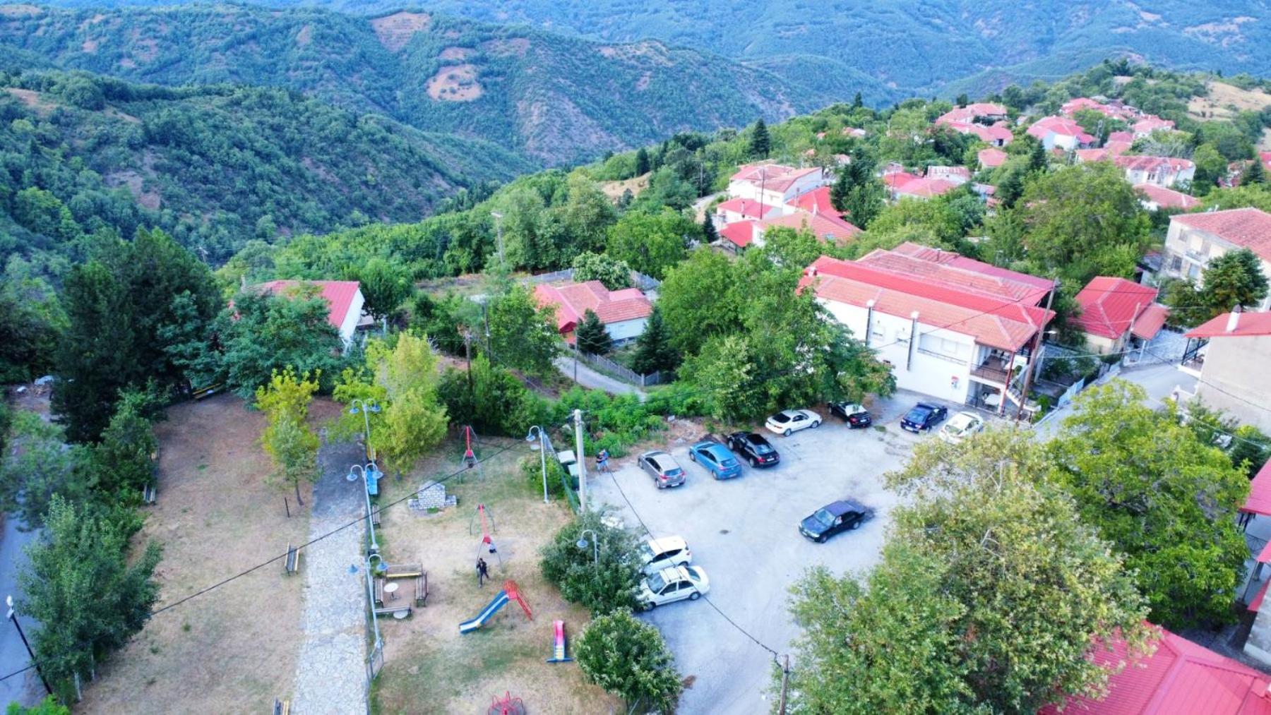 Πανδοχείο Λίμνης Πλαστήρα Hotell Kastanéa Exteriör bild