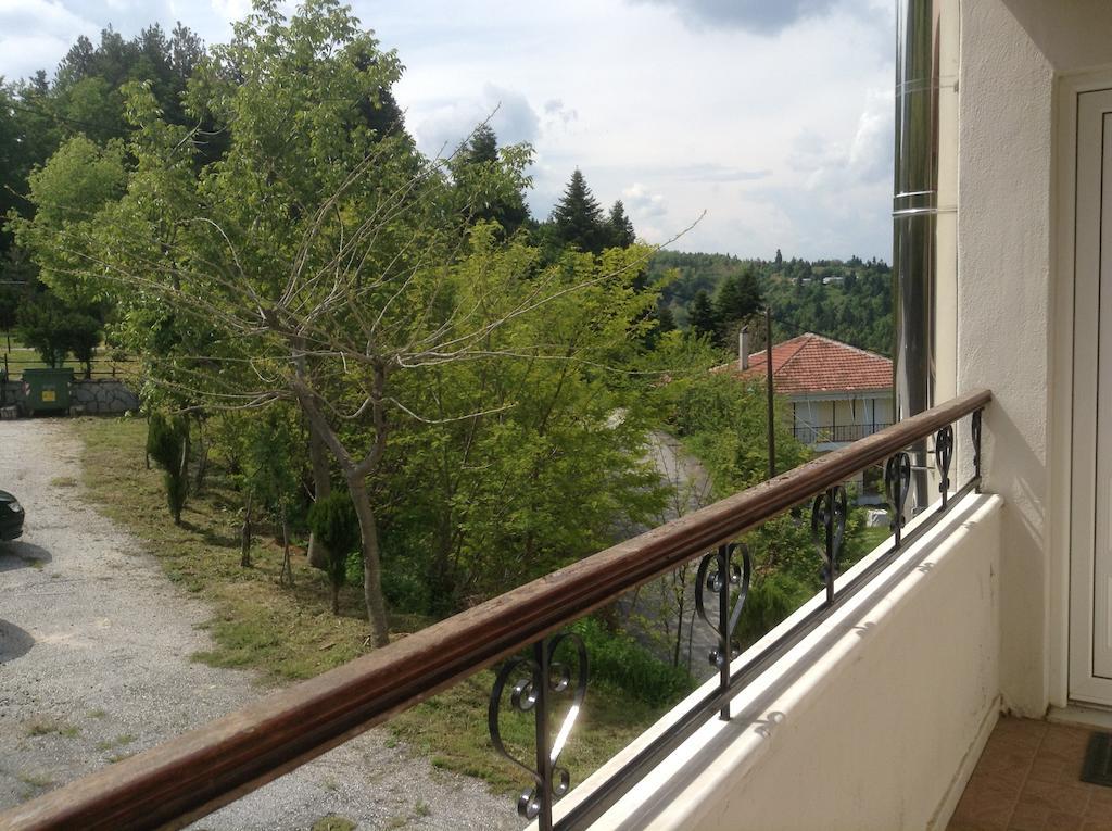 Πανδοχείο Λίμνης Πλαστήρα Hotell Kastanéa Exteriör bild